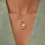 Wire Pearl Necklace